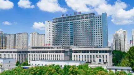 2023西安牙槽骨填充骨粉牙科医院TOP10强排行榜排名精选！西安交通大学第一附属医院口腔科锁定前三甲！