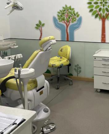 全国青苗儿童口腔医院治疗室
