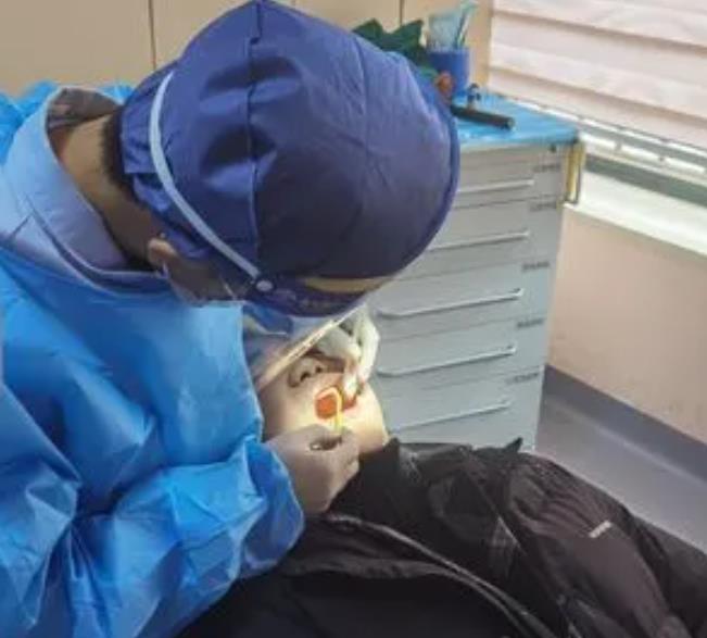 武汉大众口腔医院治疗室