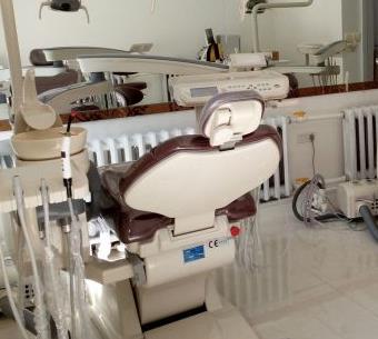杨乃坚牙科治疗室