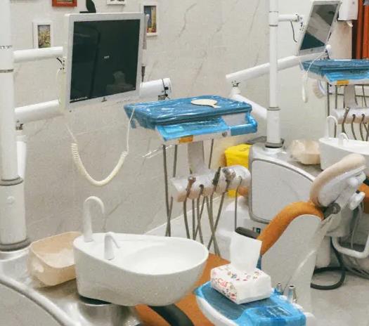 成都牙博士口腔治疗室