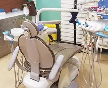 佳木斯大学附属口腔医院种植牙科治疗室